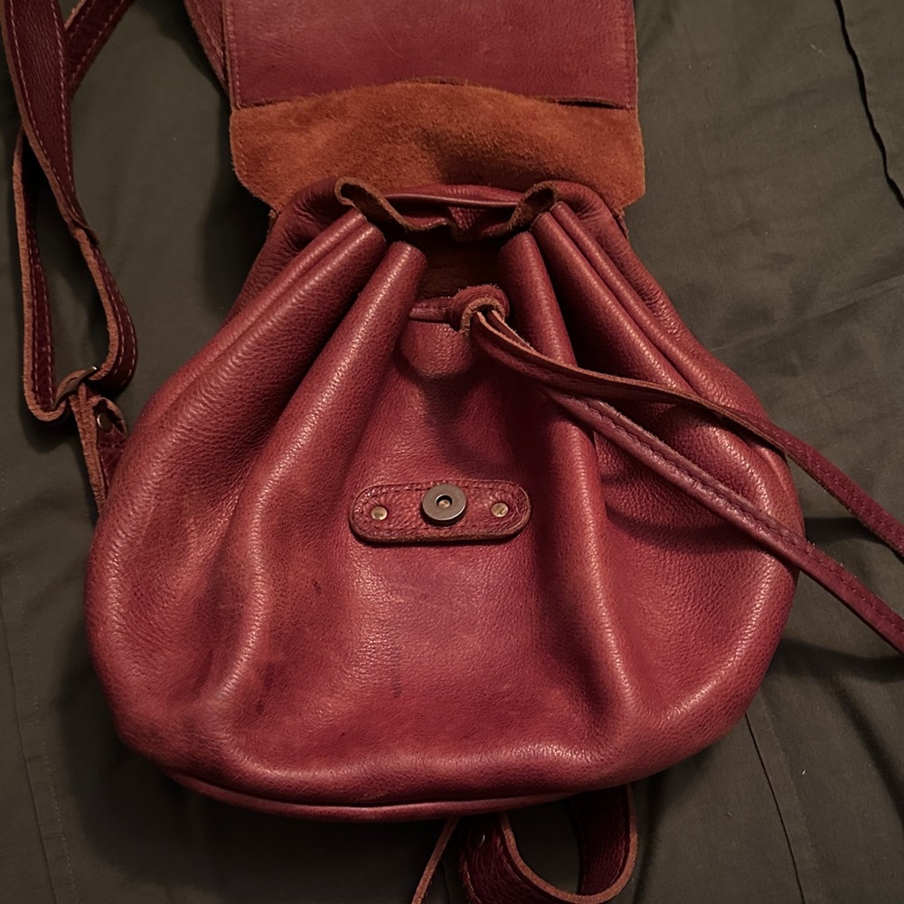 Portland Leather Brown Bucket Backpack - Picture 9 of 10